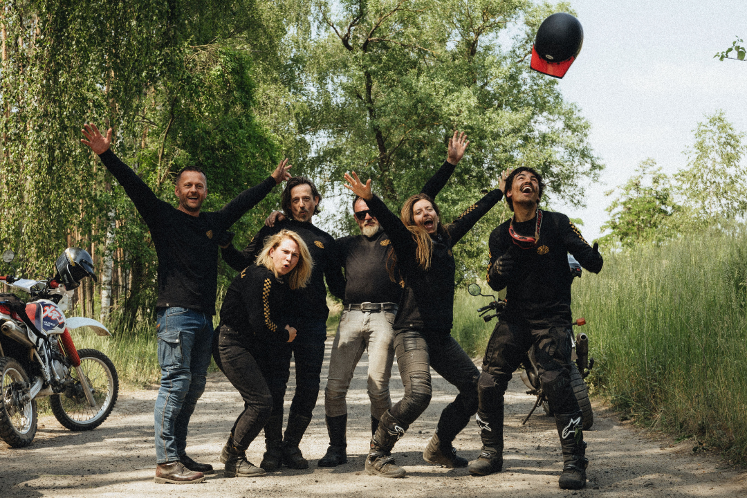 Scrambler Fever: A Wild Picnic on Wheels